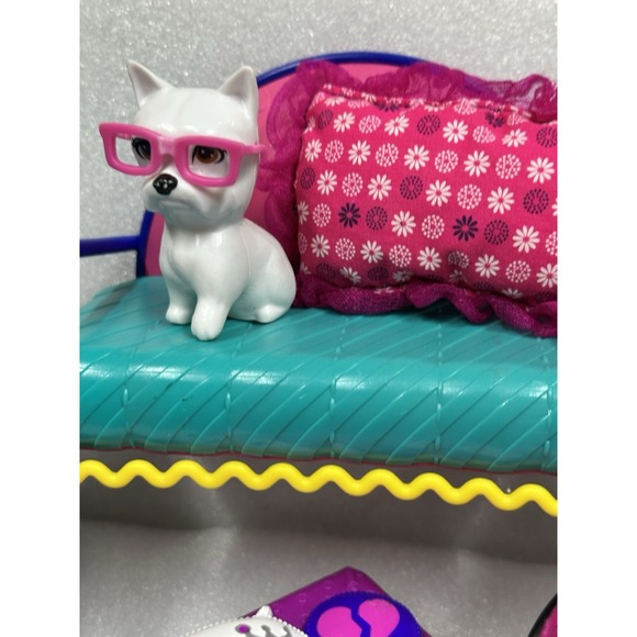 LOL Surprise Furniture and‎ Accessories Set Dog Couch Chairs Bed and More - Picture 5 of 6